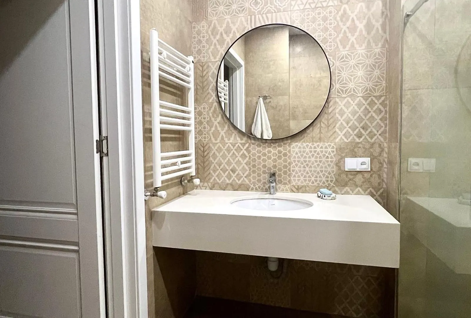 Central Old Batumi / Europe Square Apartment / With Balcony 0*,